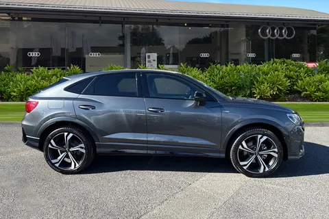 PX75KKV Audi Q3 Black Edition 35 TDI  150 PS S tronic Thumbnail #4