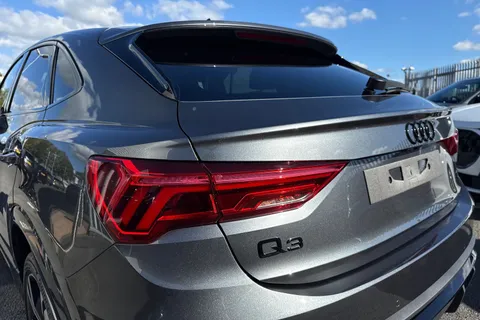 PX75KKV Audi Q3 Black Edition 35 TDI  150 PS S tronic Thumbnail #8