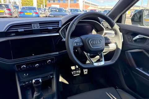 PX75KKV Audi Q3 Black Edition 35 TDI  150 PS S tronic Thumbnail #18