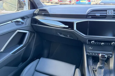 PX75KKV Audi Q3 Black Edition 35 TDI  150 PS S tronic Thumbnail #20