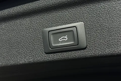 PX75KKV Audi Q3 Black Edition 35 TDI  150 PS S tronic Thumbnail #25