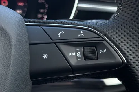 PX75KKV Audi Q3 Black Edition 35 TDI  150 PS S tronic Thumbnail #39