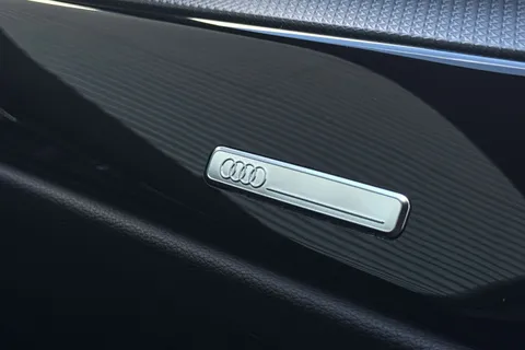 PX75KKV Audi Q3 Black Edition 35 TDI  150 PS S tronic Thumbnail #58