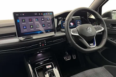 KW25ZTM Volkswagen Golf 1.5 TSI 272 GTE eHybrid 5dr DSG Thumbnail #2