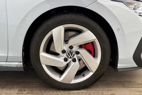 KW25XJM Volkswagen Golf 1.5 TSI 272 GTE eHybrid 5dr DSG Thumbnail #5