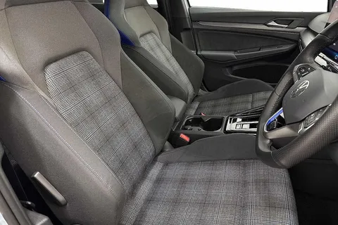KW25XJM Volkswagen Golf 1.5 TSI 272 GTE eHybrid 5dr DSG Thumbnail #10