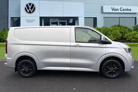 CX75HYH Volkswagen Transporter 2.0 TDI 170 Commerce Pro Van Auto Thumbnail #3