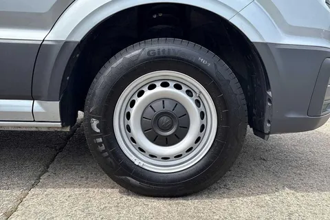 PN74SLU Volkswagen Crafter 2.0 TDI 140PS Commerce High Roof Van Thumbnail #6