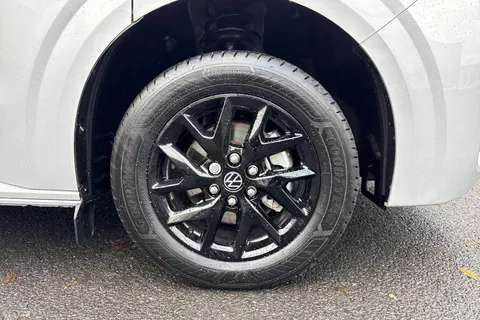 CX75HYH Volkswagen Transporter 2.0 TDI 170 Commerce Pro Van Auto Thumbnail #6