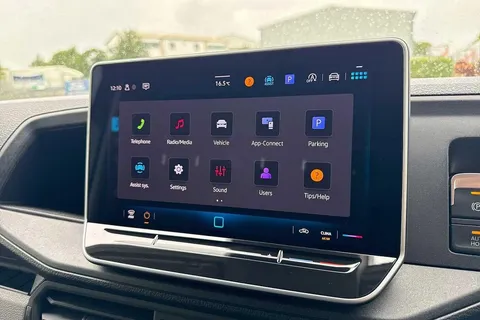 PN74SLU Volkswagen Crafter 2.0 TDI 140PS Commerce High Roof Van Thumbnail #12