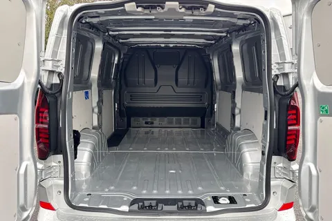 CX75HYH Volkswagen Transporter 2.0 TDI 170 Commerce Pro Van Auto Thumbnail #9