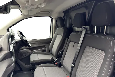 CX75HYH Volkswagen Transporter 2.0 TDI 170 Commerce Pro Van Auto Thumbnail #10