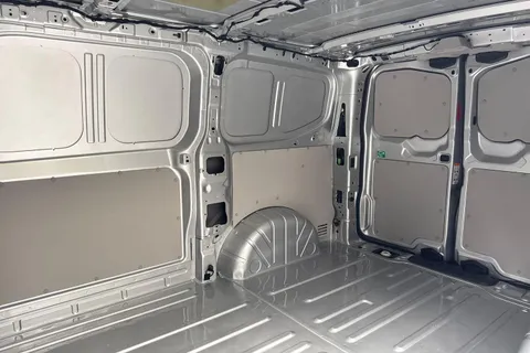 CX75HYH Volkswagen Transporter 2.0 TDI 170 Commerce Pro Van Auto Thumbnail #13