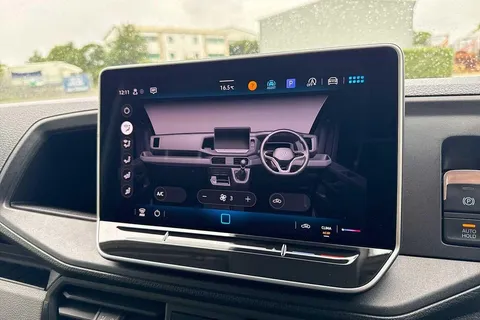 PN74SLU Volkswagen Crafter 2.0 TDI 140PS Commerce High Roof Van Thumbnail #19