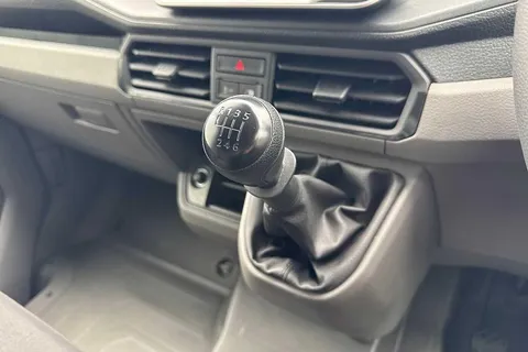 PN74SLU Volkswagen Crafter 2.0 TDI 140PS Commerce High Roof Van Thumbnail #20