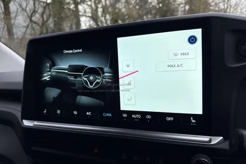 CX75HYH Volkswagen Transporter 2.0 TDI 170 Commerce Pro Van Auto Thumbnail #18