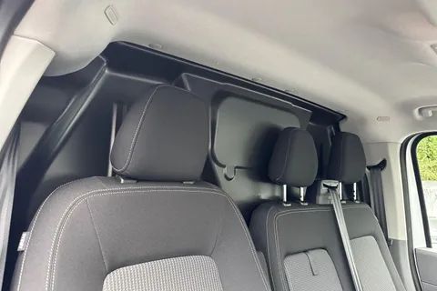 CX75HYH Volkswagen Transporter 2.0 TDI 170 Commerce Pro Van Auto Thumbnail #20