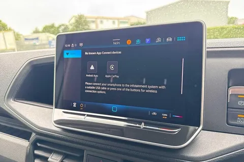 PN74SLU Volkswagen Crafter 2.0 TDI 140PS Commerce High Roof Van Thumbnail #29