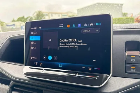 PN74SLU Volkswagen Crafter 2.0 TDI 140PS Commerce High Roof Van Thumbnail #30