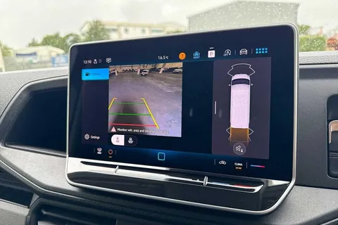 PN74SLU Volkswagen Crafter 2.0 TDI 140PS Commerce High Roof Van Thumbnail #31