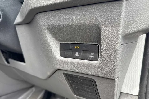 PN74SLU Volkswagen Crafter 2.0 TDI 140PS Commerce High Roof Van Thumbnail #32