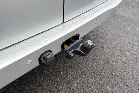 CX75HYH Volkswagen Transporter 2.0 TDI 170 Commerce Pro Van Auto Thumbnail #26