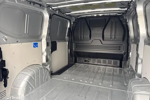 CX75HYH Volkswagen Transporter 2.0 TDI 170 Commerce Pro Van Auto Thumbnail #28