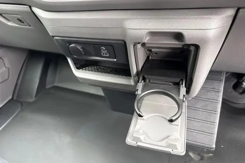 CX75HYH Volkswagen Transporter 2.0 TDI 170 Commerce Pro Van Auto Thumbnail #36