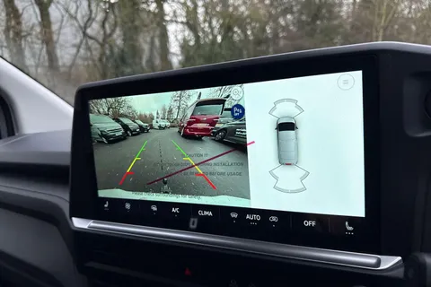 CX75HYH Volkswagen Transporter 2.0 TDI 170 Commerce Pro Van Auto Thumbnail #40