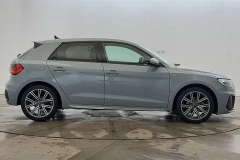 DF74JFY Audi A1 S line 30 TFSI  116 PS S tronic Thumbnail #3