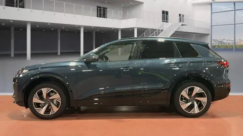 SV75HGE Audi Q6 225kW Performance 100kWh S Line 5dr Auto Thumbnail #6