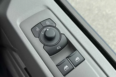 DC75FWB Volkswagen Transporter T28 Panel Van Commerce Pro SWB 110 PS 2.0 TDI 6sp Manual -  Delivery Miles Thumbnail #35