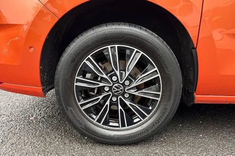 PL72WHR Volkswagen Multivan 1.4 TSI eHybrid Style 5dr DSG Thumbnail #10