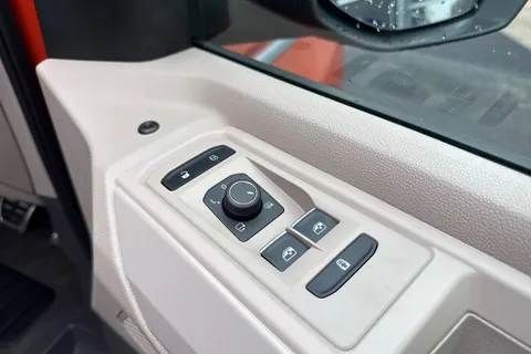 PL72WHR Volkswagen Multivan 1.4 TSI eHybrid Style 5dr DSG Thumbnail #20