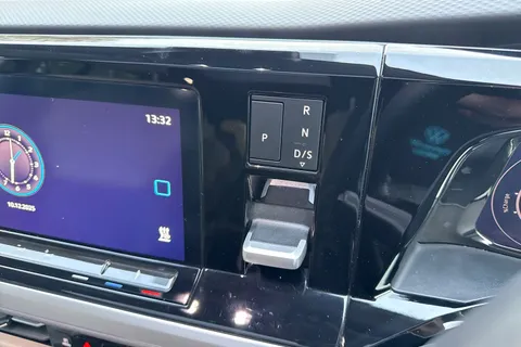 PL72WHR Volkswagen Multivan 1.4 TSI eHybrid Style 5dr DSG Thumbnail #22