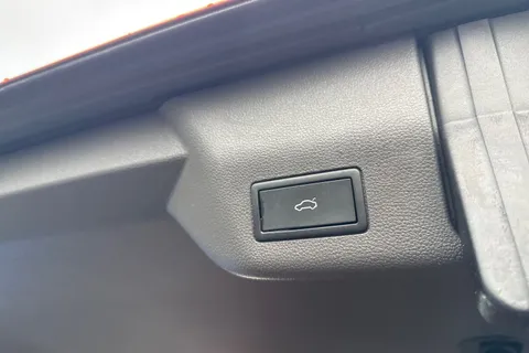 PL72WHR Volkswagen Multivan 1.4 TSI eHybrid Style 5dr DSG Thumbnail #29