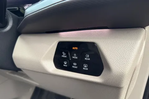 PL72WHR Volkswagen Multivan 1.4 TSI eHybrid Style 5dr DSG Thumbnail #31