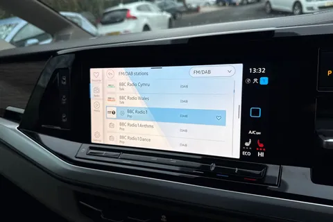 PL72WHR Volkswagen Multivan 1.4 TSI eHybrid Style 5dr DSG Thumbnail #38