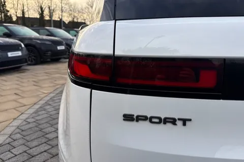 27 of 38 for Land Rover Range Rover Sport 3.0 D300 Dynamic SE 5dr