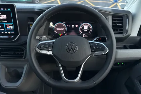 BT75EKG Volkswagen Crafter 2.0 TDI 140PS Commerce Plus High Roof Auto-Twin Slider Thumbnail #18