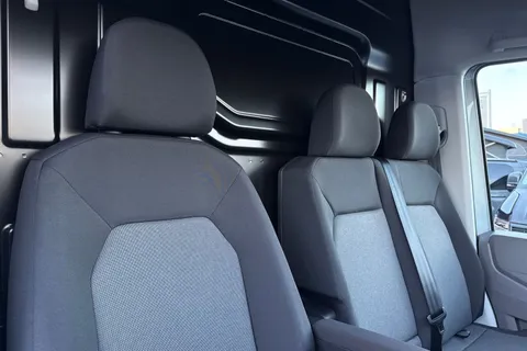 BT75EKG Volkswagen Crafter 2.0 TDI 140PS Commerce Plus High Roof Auto-Twin Slider Thumbnail #24