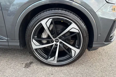 12 of 59 for Audi Q7 Black Edition 55 TFSI quattro 340 PS tiptronic