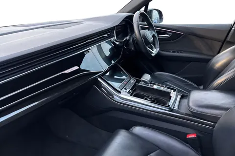 15 of 59 for Audi Q7 Black Edition 55 TFSI quattro 340 PS tiptronic