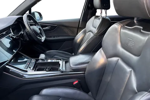 16 of 59 for Audi Q7 Black Edition 55 TFSI quattro 340 PS tiptronic