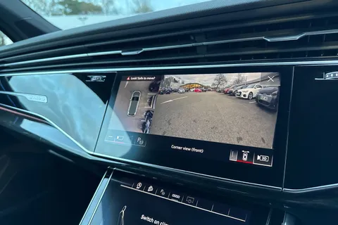 32 of 59 for Audi Q7 Black Edition 55 TFSI quattro 340 PS tiptronic