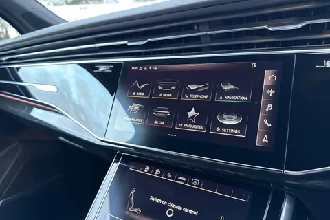 36 of 59 for Audi Q7 Black Edition 55 TFSI quattro 340 PS tiptronic