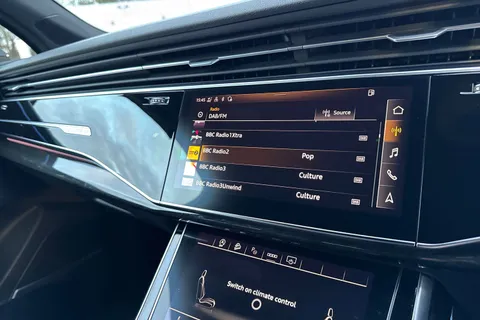 37 of 59 for Audi Q7 Black Edition 55 TFSI quattro 340 PS tiptronic