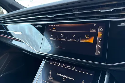 38 of 59 for Audi Q7 Black Edition 55 TFSI quattro 340 PS tiptronic