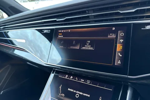 40 of 59 for Audi Q7 Black Edition 55 TFSI quattro 340 PS tiptronic