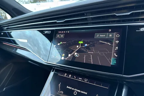 42 of 59 for Audi Q7 Black Edition 55 TFSI quattro 340 PS tiptronic